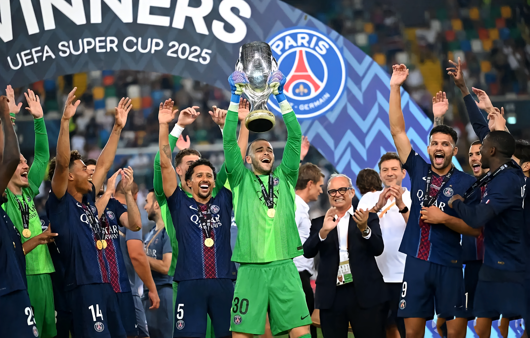 九游娱乐包含离谱！巴黎圣日耳曼刷新队史纪录备战欧冠蒂姆关键时刻高光表现，赛后多特蒙德状态回暖的词条